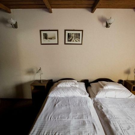 Aranygombos Fogado Hotel Telkibánya Buitenkant foto