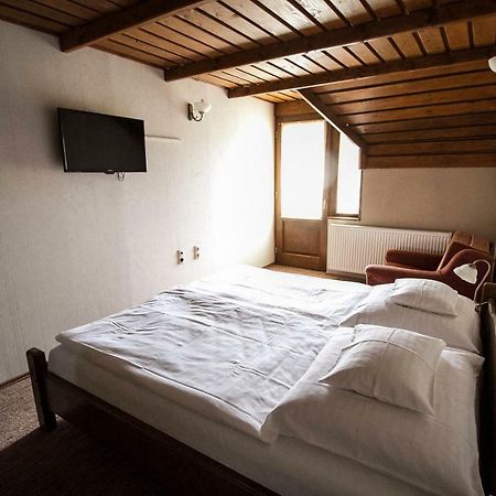 Aranygombos Fogado Hotel Telkibánya Buitenkant foto