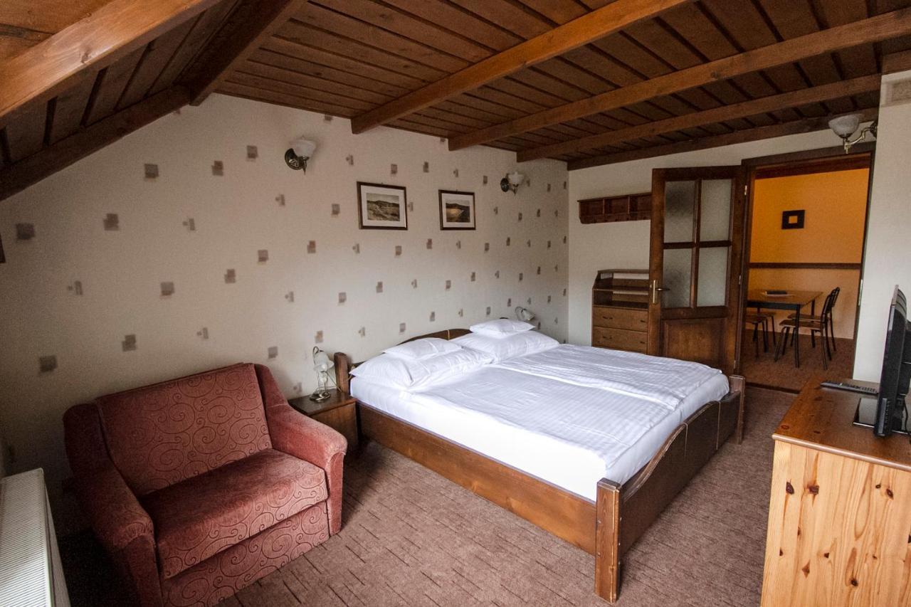 Aranygombos Fogado Hotel Telkibánya Buitenkant foto