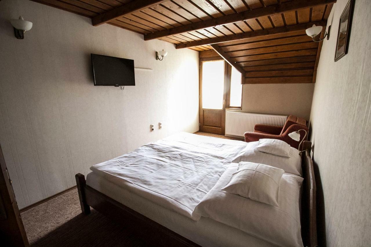 Aranygombos Fogado Hotel Telkibánya Buitenkant foto